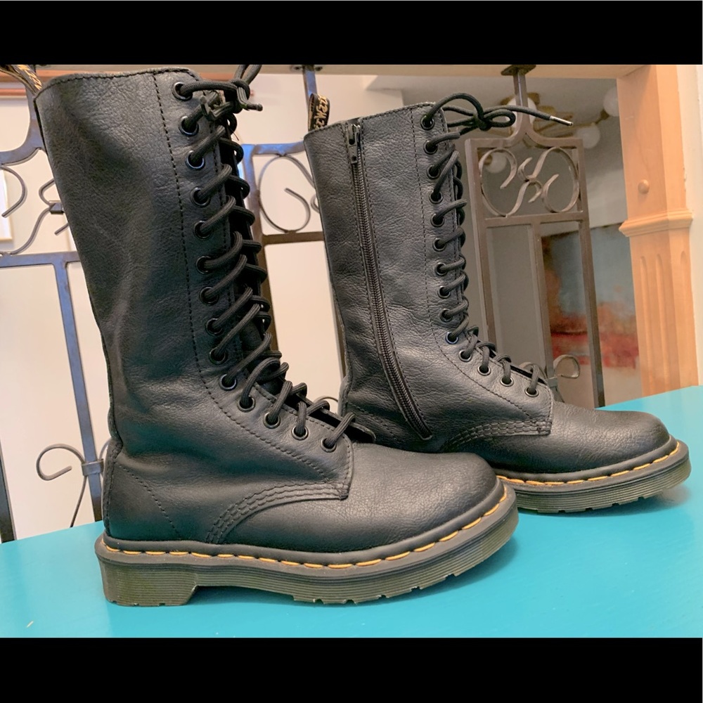 Dr. Martens 14-eye with full inside zip entry. Ladies size 5US.